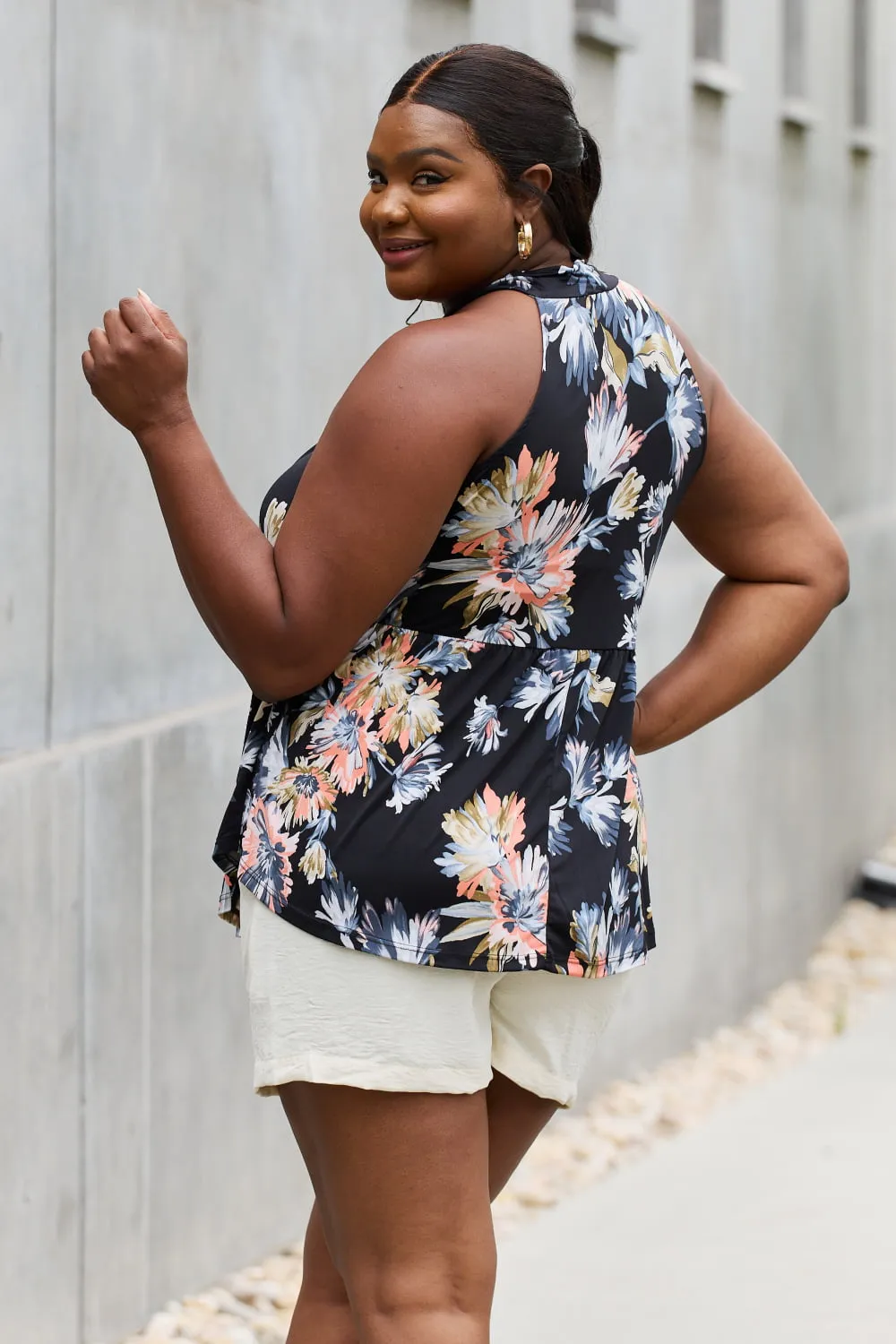 Floral Halter Top for Curves – Chic Summer Style