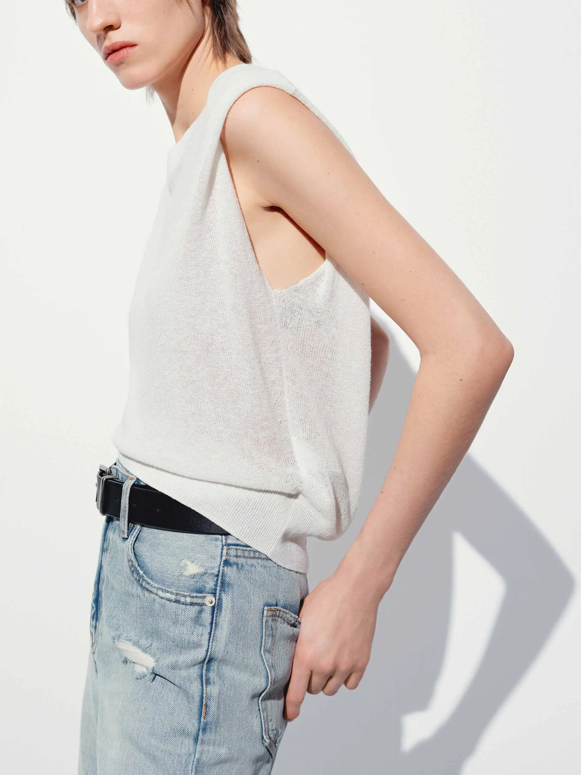 Round Neck Sleeveless Top