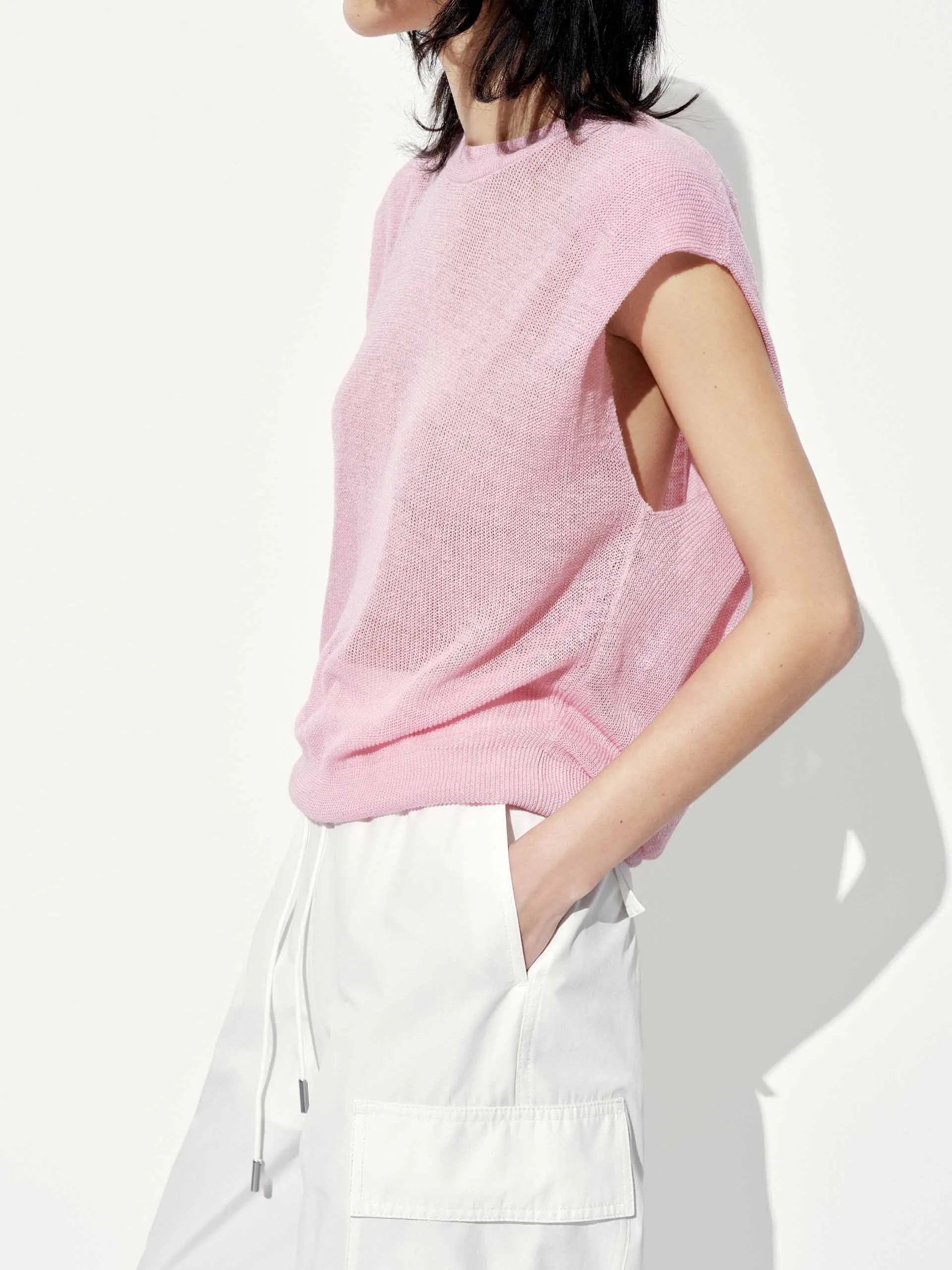 Round Neck Sleeveless Top