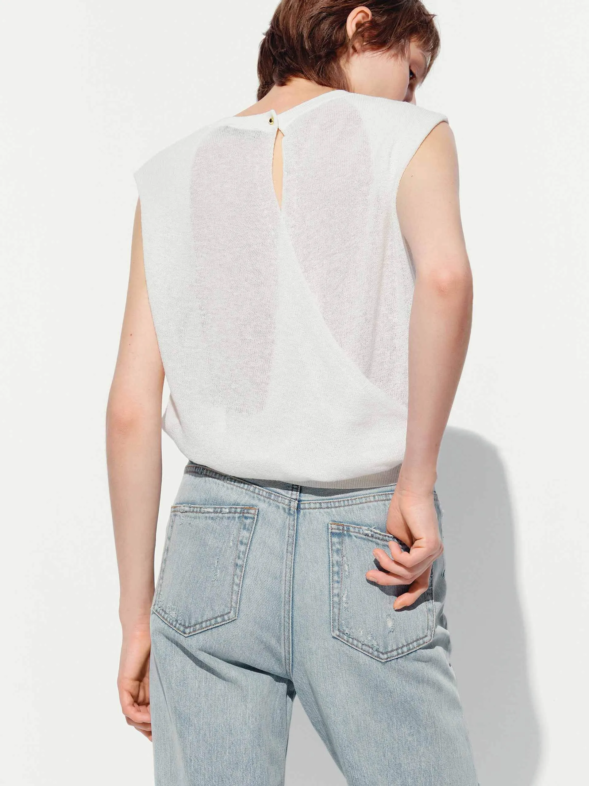 Round Neck Sleeveless Top